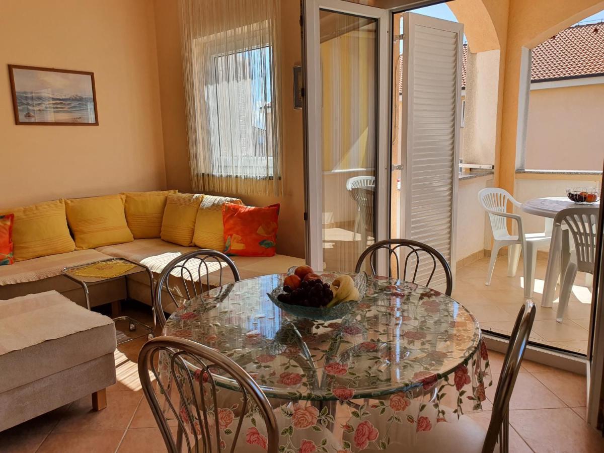 Apartments Coral Новаля Екстер'єр фото